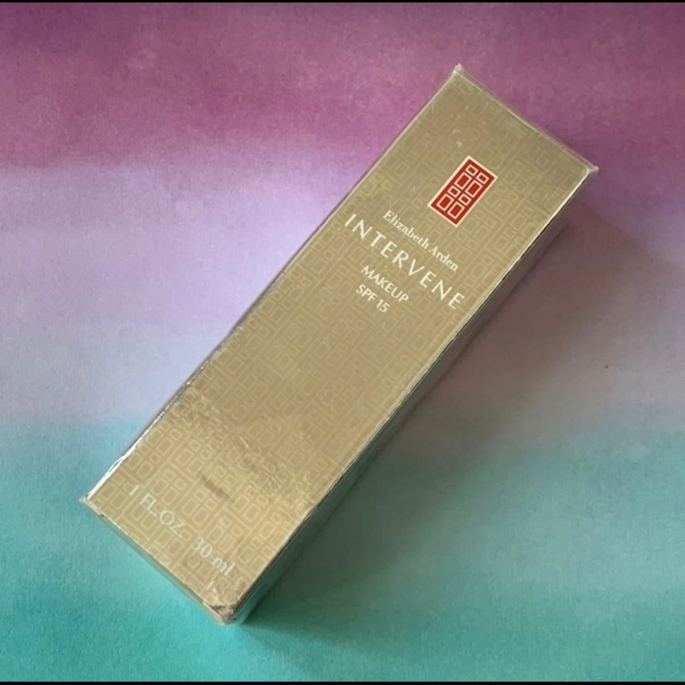 Elizabeth Arden INTERVENE Makeup SPF 15